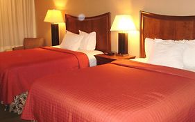 Trade Winds Central Inn